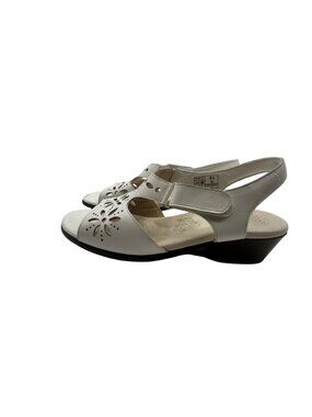SAS Tripad Size 8.5W White Leather Sandals With Cutout Flower Design